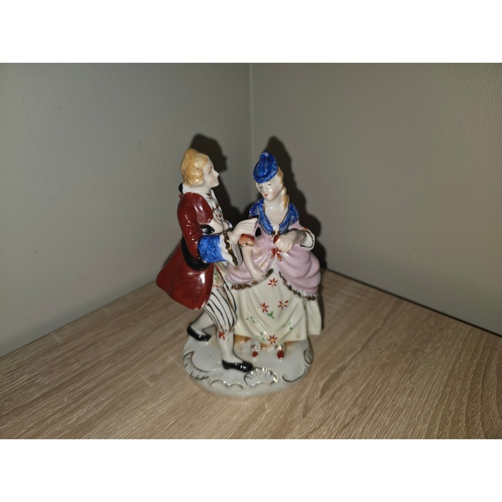 Vintage Made in Occupied Japan Porcelain Courting Couple Figurine Red Lavender